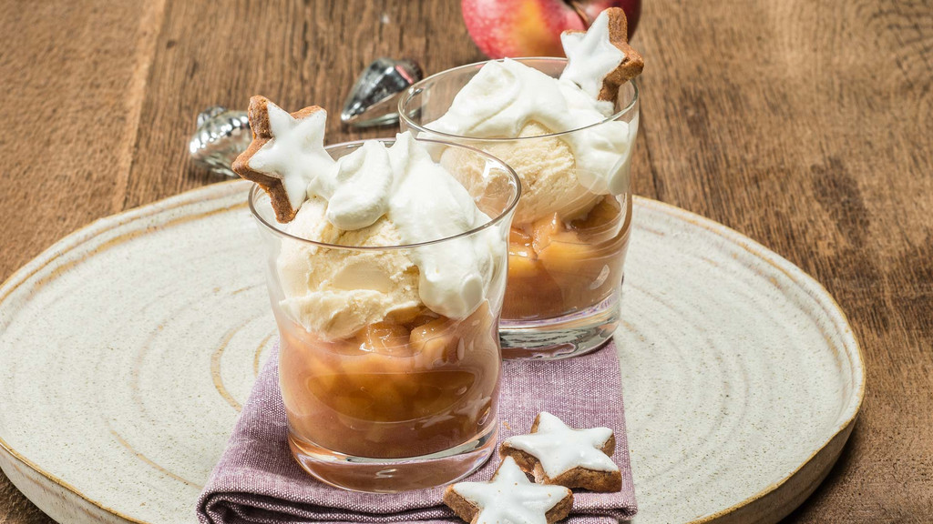 Apfel-Vanilleeis-Dessert mit Zimtsternen Rezept | tegut...