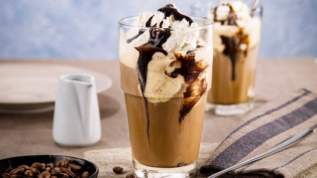Eiskaffee mit Vanilleeis &amp; Schlagsahne Rezept | tegut...