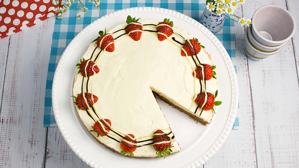 Schoko-Frischkäse-Torte mit Erdbeeren Rezept | tegut...
