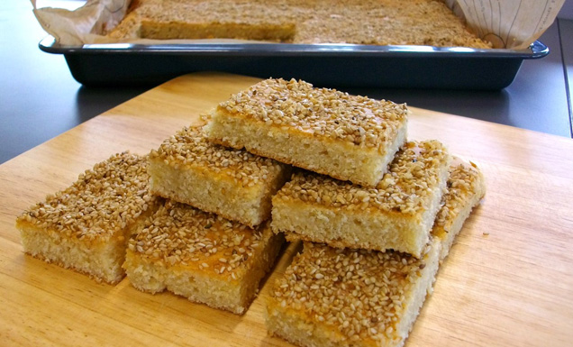 Griechischer Honigkuchen mit Sesam Rezept | tegut...