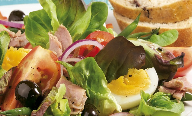 Nizza-Salat mit Thunfisch und Ei Rezept | tegut...